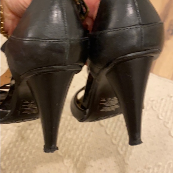 Kenneth Cole strappy  shoes - Picture 8 of 9